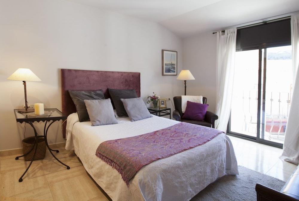 Hostal De La Placa Cabrils Bagian luar foto