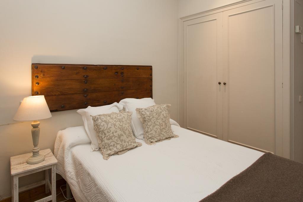 Hostal De La Placa Cabrils Bagian luar foto