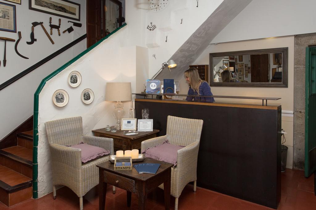 Hostal De La Placa Cabrils Bagian luar foto