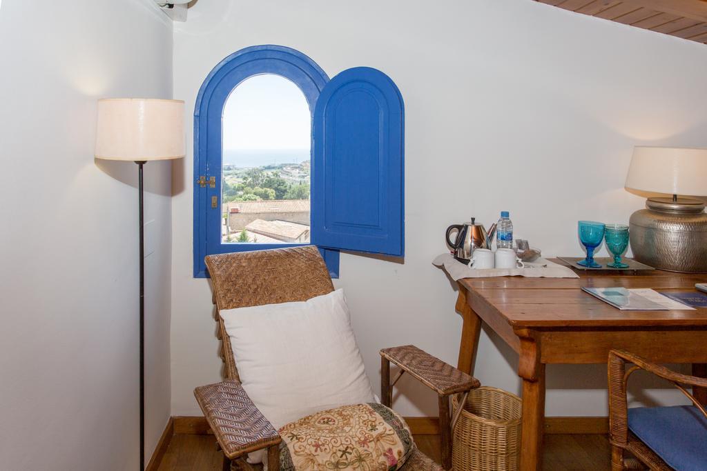 Hostal De La Placa Cabrils Bagian luar foto