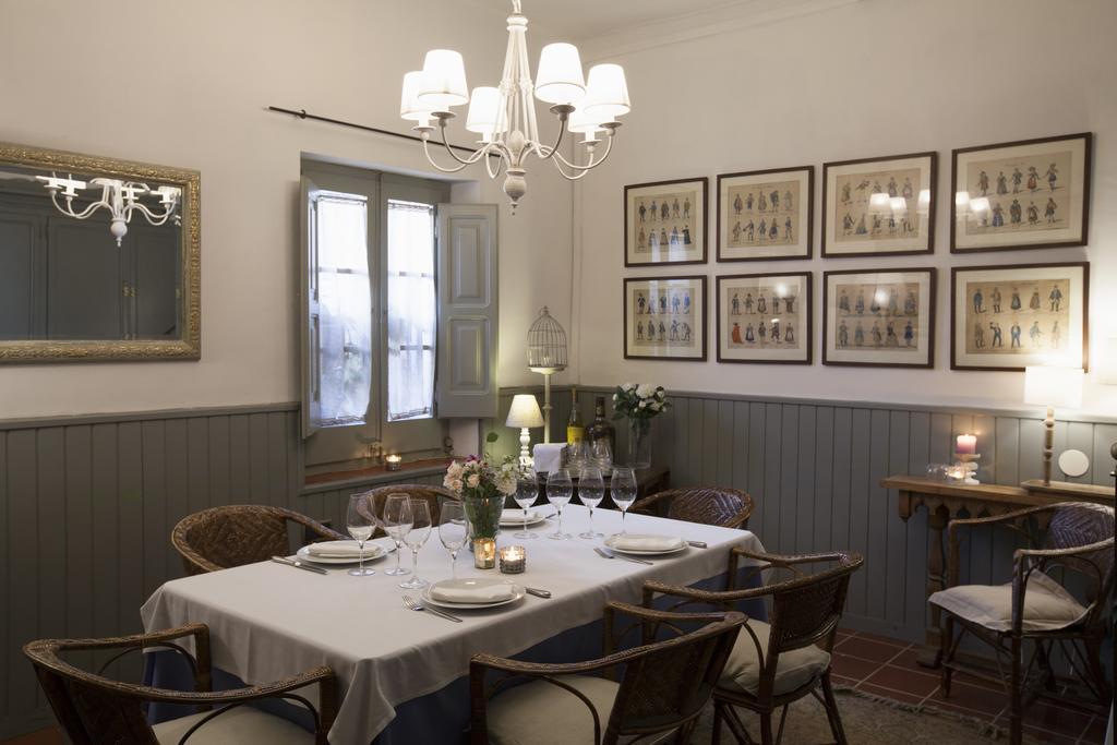 Hostal De La Placa Cabrils Bagian luar foto