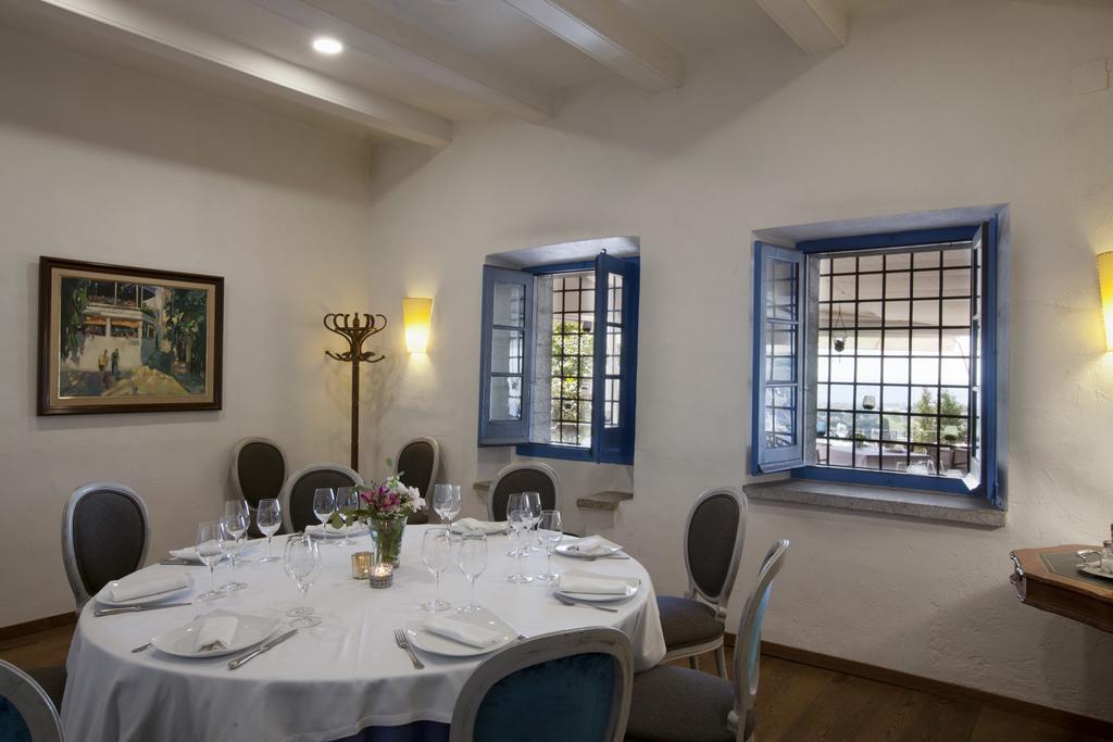 Hostal De La Placa Cabrils Bagian luar foto